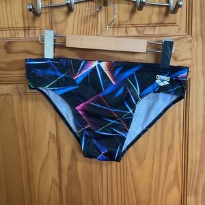 ARENA SWIMSUIT LASER LIGHTS PRINT SWIM Brief men size 34 .